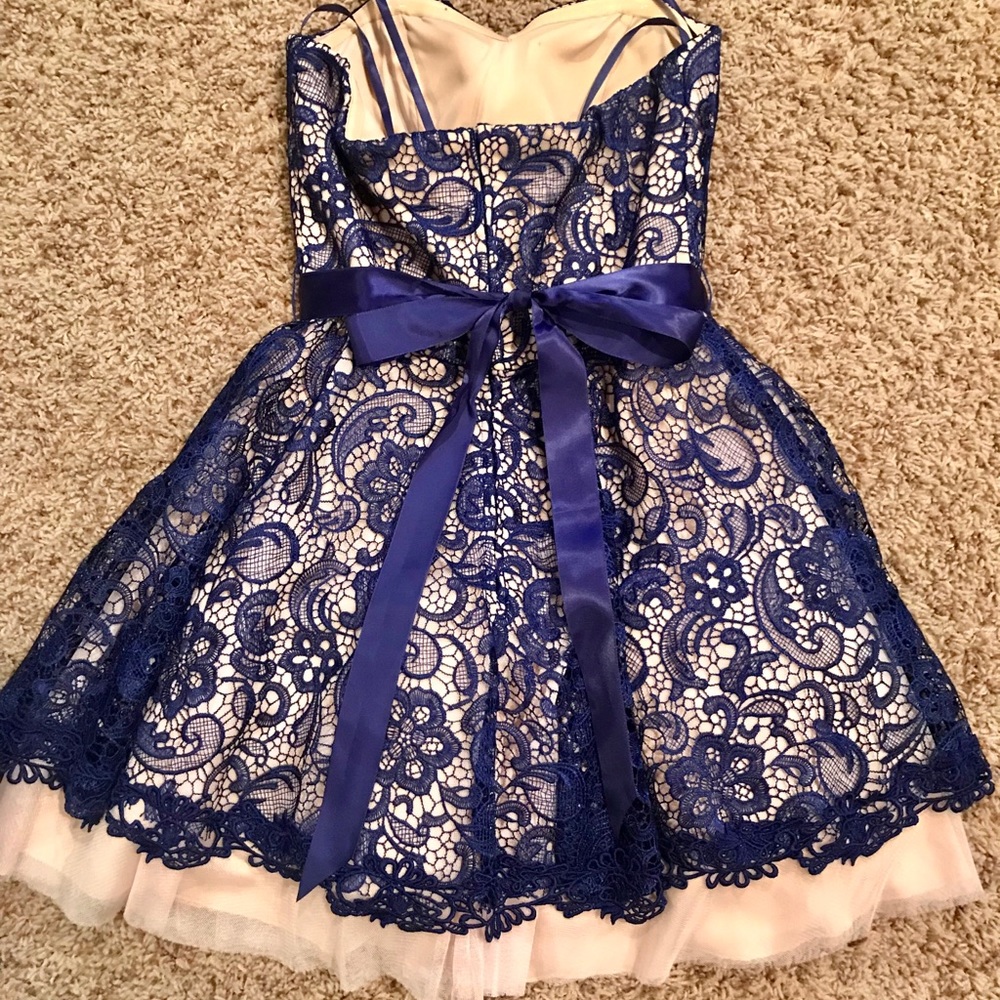 Formal Dress - Picture 2 of 5